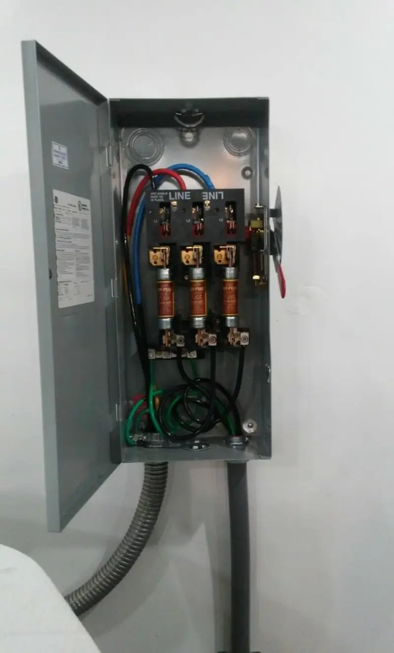 Three-phase disconnect switch installed for Smoke Detector Installation in Stowe